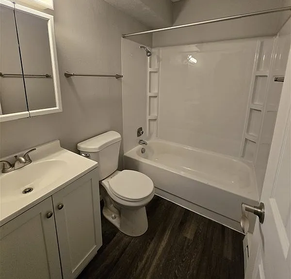 510 Lewis Ave E #104 — Photo 8