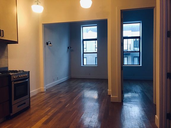 2nd image of 949 Willoughby Ave #224