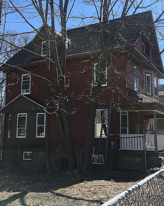 2nd image of 198 W Selden St