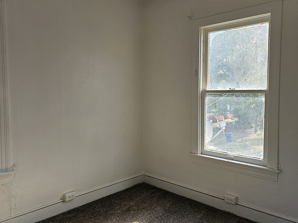 Bedroom picture 1