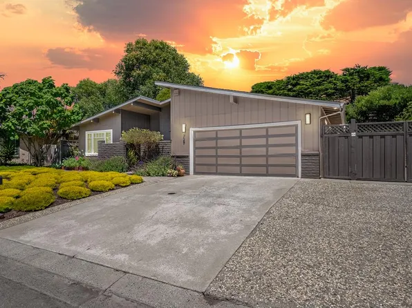 295 Meadowlark Ln, Aptos, CA 95003
