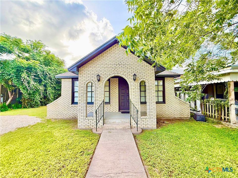 1st image of 404 W Brackenridge St