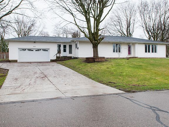 2nd image of 203 Pepperidge Ln