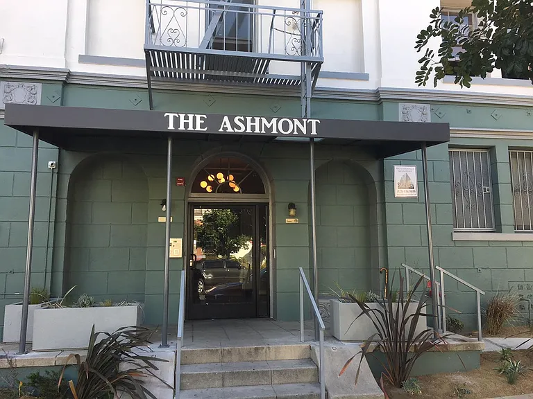 Ashmont Apartments...Art Deco Building...Newly Remodeled Apartments...CALL NOW! — Photo 5