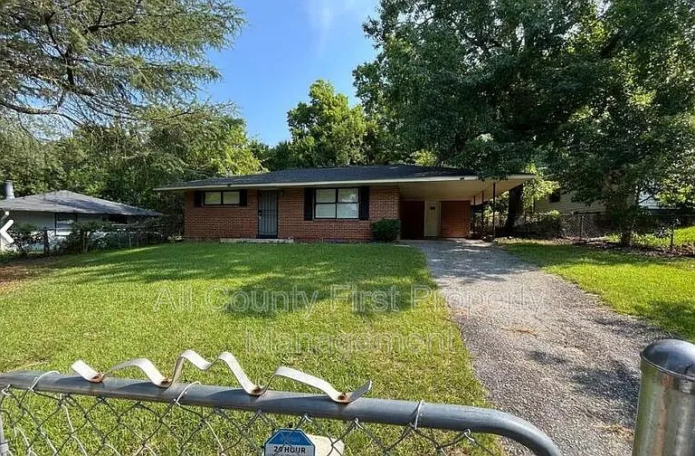 1623 Sherrill Dr — Photo 1