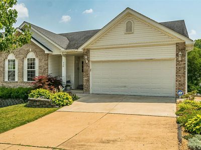 530 Winter Garden Dr, Fenton, MO, 63026
