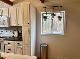 31 Knollwood Rd, Brimfield, MA 01010