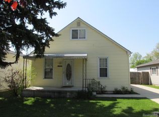 17310 Castle St, Roseville, MI 48066