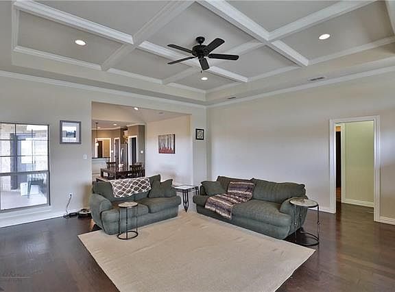 4th image of 4038 Hope Dr