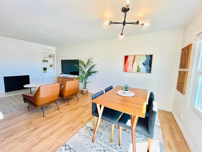211 E California Ave — Photo 6