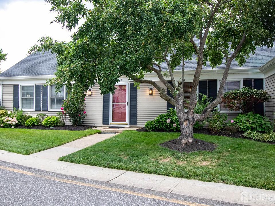 1st image of 451 Roxbury Ln #A