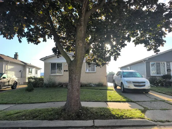 24866 Brittany Ave, Eastpointe, MI 48021