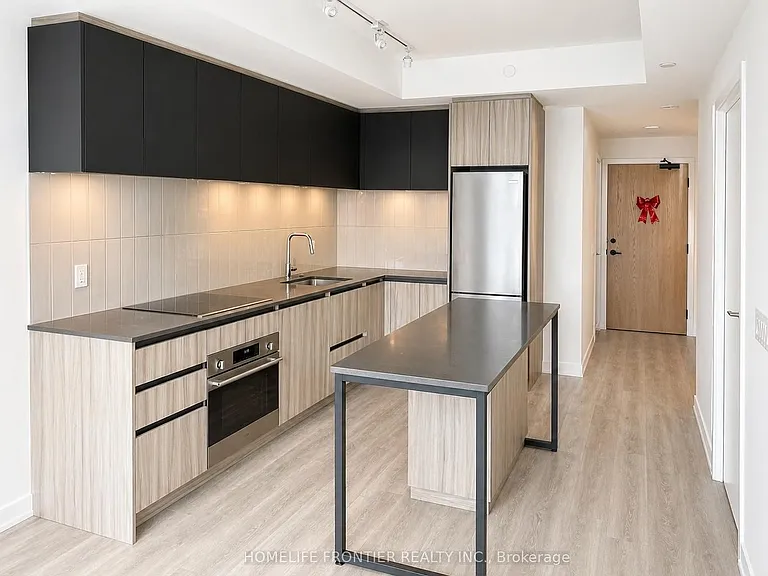 7950 Bathurst St #1013 — Photo 2