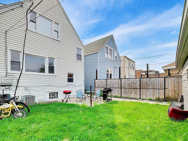 2206 N Kostner Ave #B — Photo 23