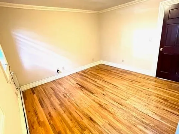 145 Grand Street image 6 of 13