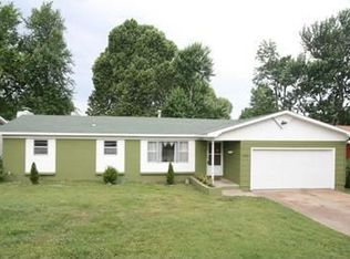 1249 S Prince Ln, Springfield, MO 65804