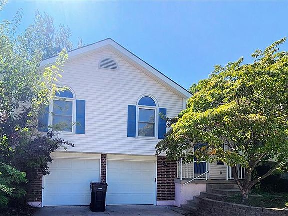 3rd image of 111 NE Brookwood Pl