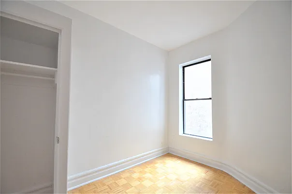 Rented by CITY SKYLINE REALTY INC | media 13