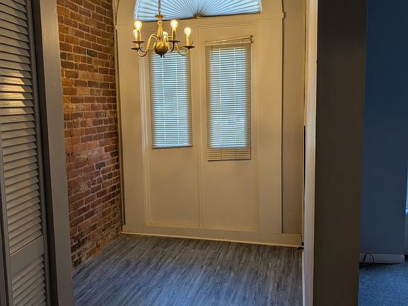 2nd image of 1009 S 3rd St APT 101