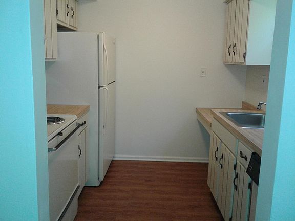 Galley kitchen with work desk