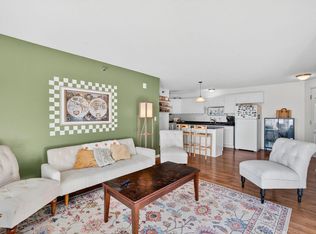 1976 29th Pl NW APT 201, Rochester, MN 55901