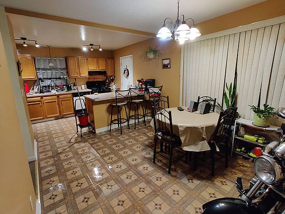 4th image of 7604 Elton Ave