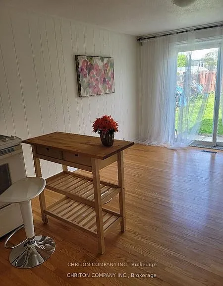 566 Chantenay Dr — Photo 2