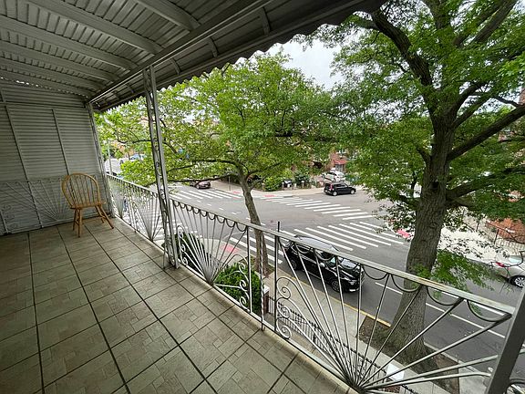2nd image of 3122 44th St #3