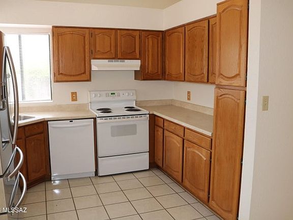 2nd image of 9690 N Donegal Pl