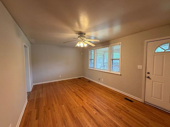 2nd image of 1911 Wren St