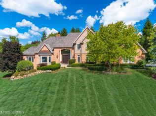 4 Marbury Ln, Barrington, IL 60010