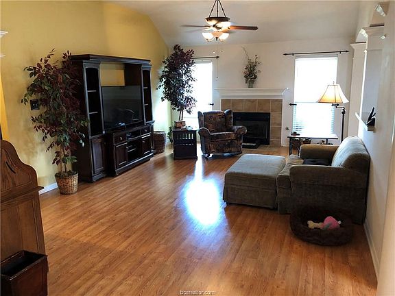 4th image of 2707 Lynnwood Ct