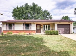 4664 Lincoln Ave, Rolling Meadows, IL 60008
