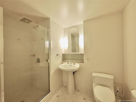 4th image of 801 King St APT 2703