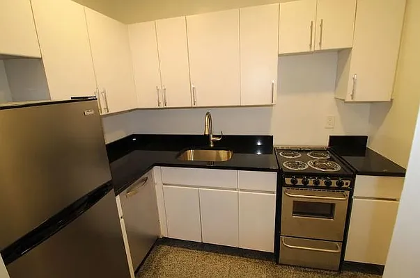 Rented by Mossanen Group | media 7