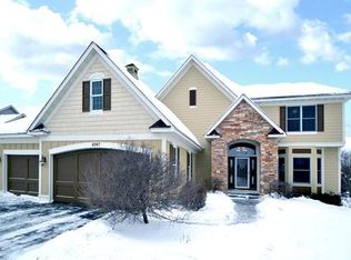 8247 Enclave Rd, Woodbury, MN 55125