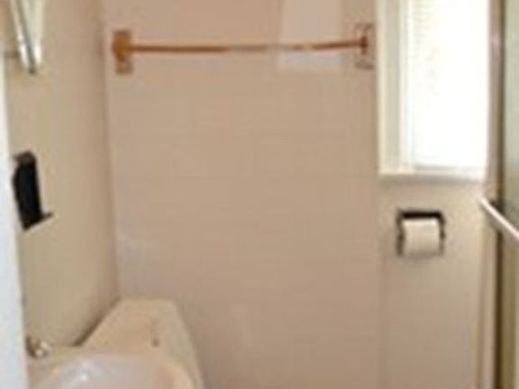 5th image of 133 Chittenden Ave APT B1