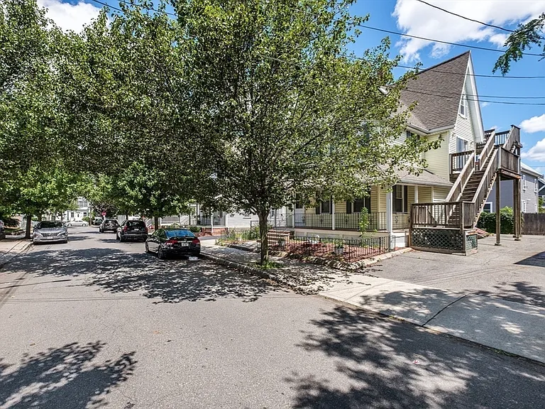 18 Chestnut St #1 — Photo 18