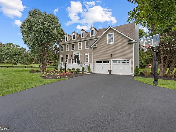 4th image of 17572 Tranquility Rd