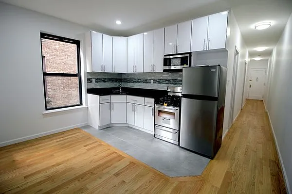 Rented by Elite NY Holdings | media 15