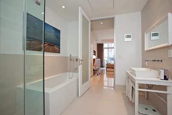 Rented by Compass | media 19