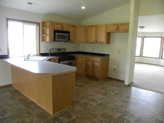 3rd image of 1020 S Lundstrom St