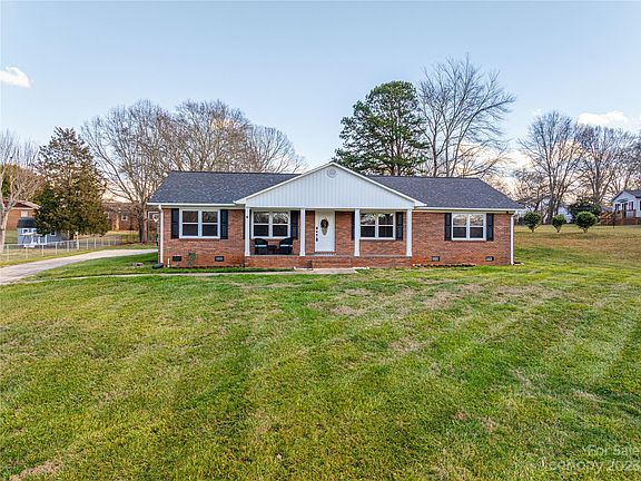 3rd image of 1053 Willow Dr