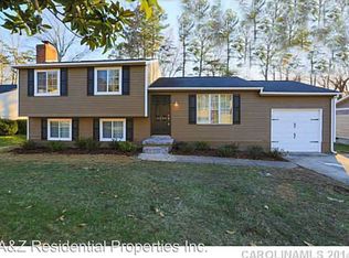 1206 Farmfield Ln, Charlotte, NC 28213