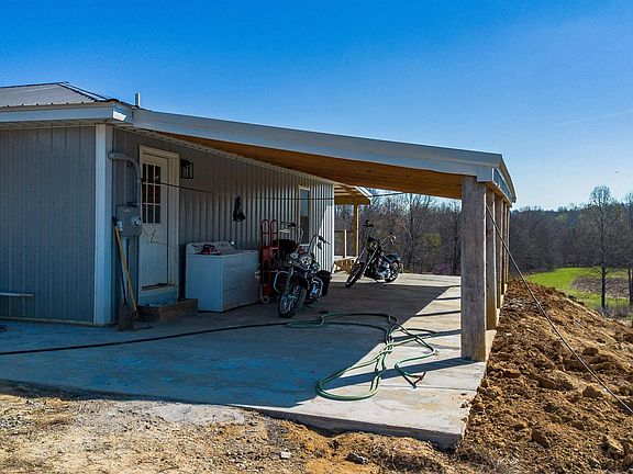 4th image of 967 Sugar Creek Rd