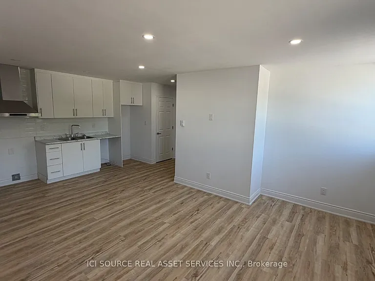 2 Queen St S #6 — Photo 14