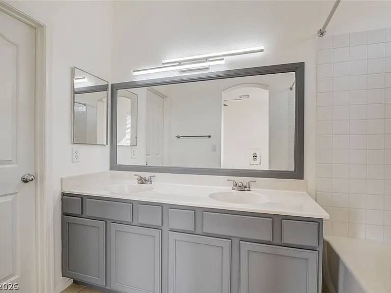 10261 Bentley Oaks Ave — Photo 33
