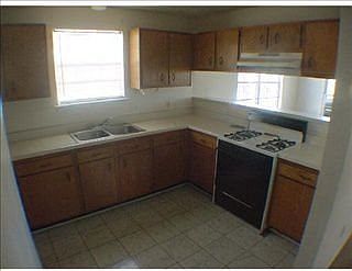3rd image of 2026 Philip St