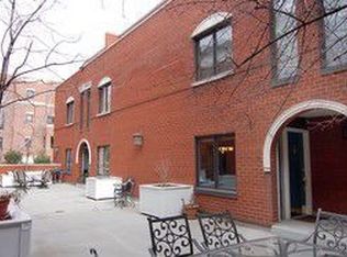805 W Wolfram St, Chicago, IL 60657