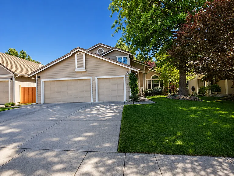 3113 Sweet Clover St — Photo 10